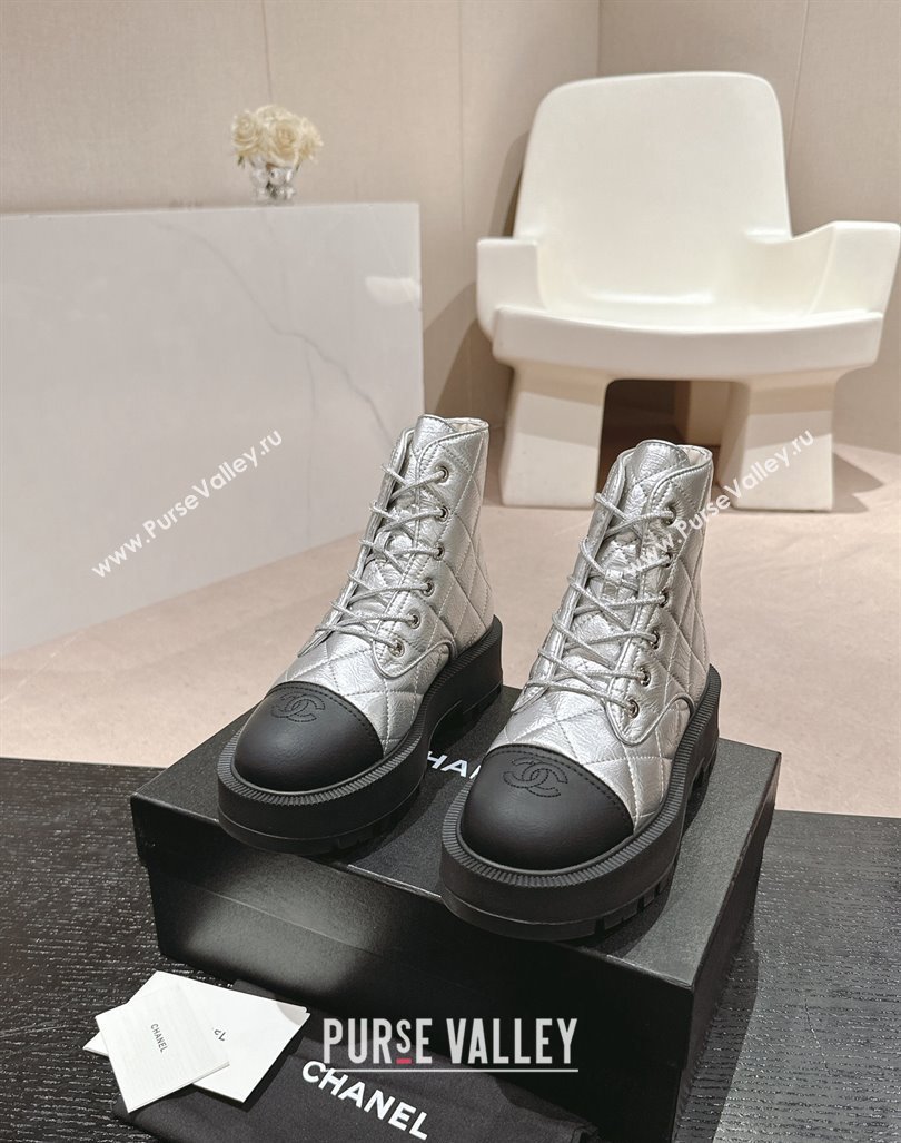 Chanel Quilted Aged Calfskin Lace-up Platform Ankle Boots Silver 2024 CH090905 (MD-240909075)