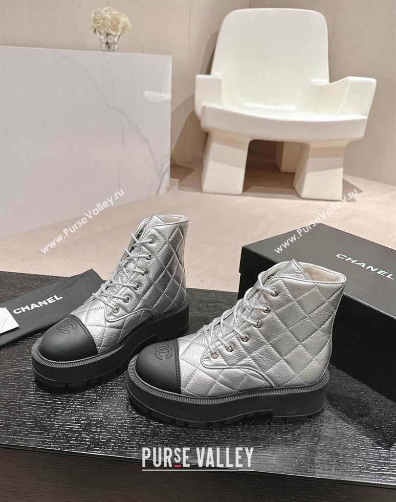 Chanel Quilted Aged Calfskin Lace-up Platform Ankle Boots Silver 2024 CH090905 (MD-240909075)