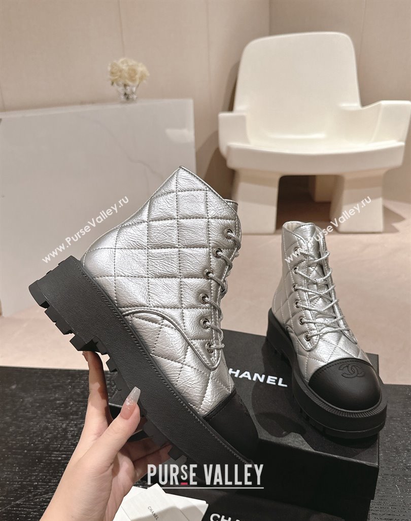 Chanel Quilted Aged Calfskin Lace-up Platform Ankle Boots Silver 2024 CH090905 (MD-240909075)