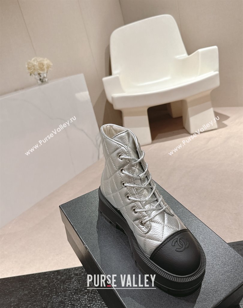 Chanel Quilted Aged Calfskin Lace-up Platform Ankle Boots Silver 2024 CH090905 (MD-240909075)