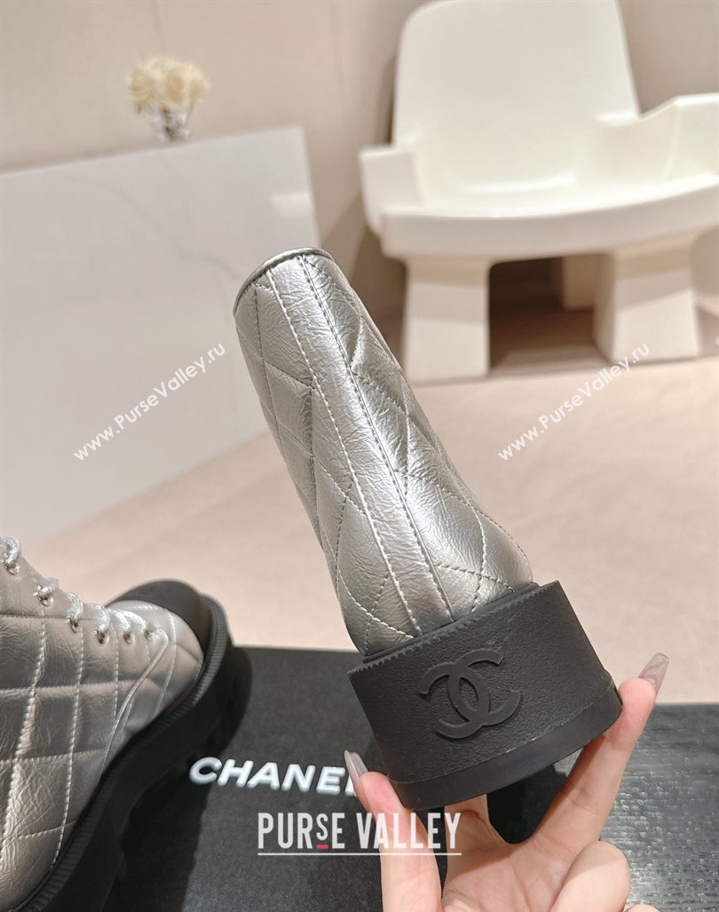 Chanel Quilted Aged Calfskin Lace-up Platform Ankle Boots Silver 2024 CH090905 (MD-240909075)