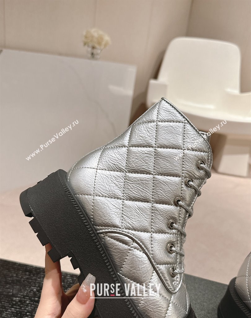 Chanel Quilted Aged Calfskin Lace-up Platform Ankle Boots Silver 2024 CH090905 (MD-240909075)