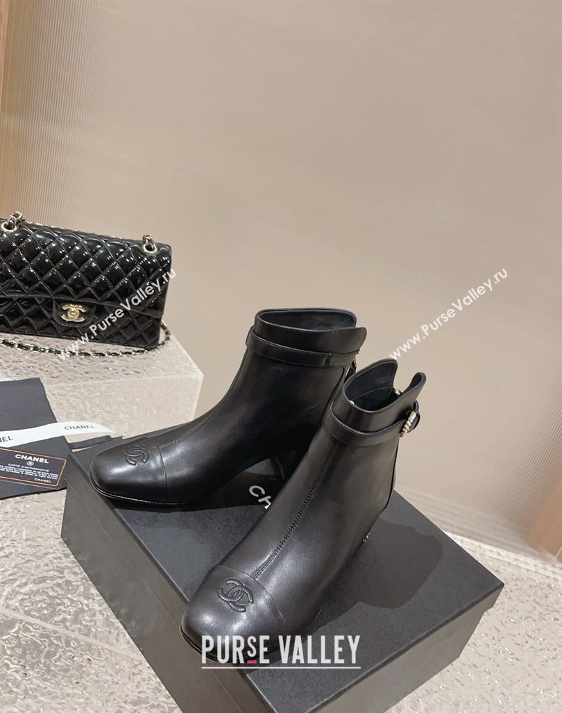 Chanel Calfskin Leather Heel Ankle Boots with Pearls Buckle Black 2024 CH090801 (MD-240909034)