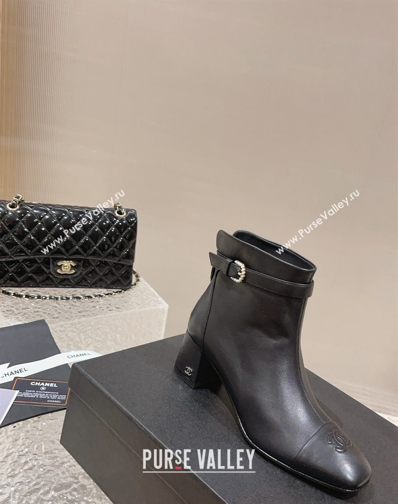 Chanel Calfskin Leather Heel Ankle Boots with Pearls Buckle Black 2024 CH090801 (MD-240909034)