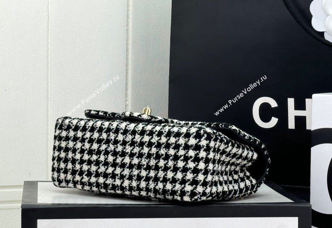 Chanel Classic Hounstooth Tweed Mini Flap Bag A69900 White/Black 2024 (yezi-240926090)