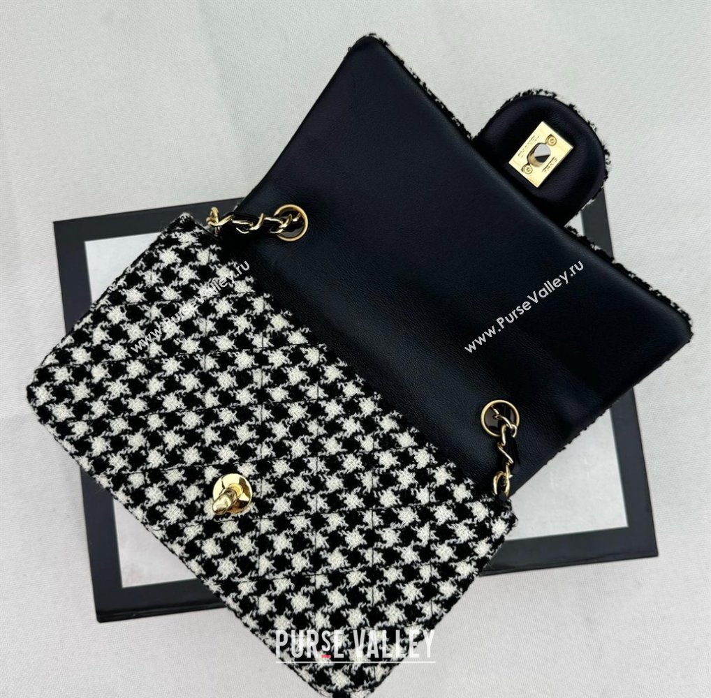 Chanel Classic Hounstooth Tweed Mini Flap Bag A69900 White/Black 2024 (yezi-240926090)