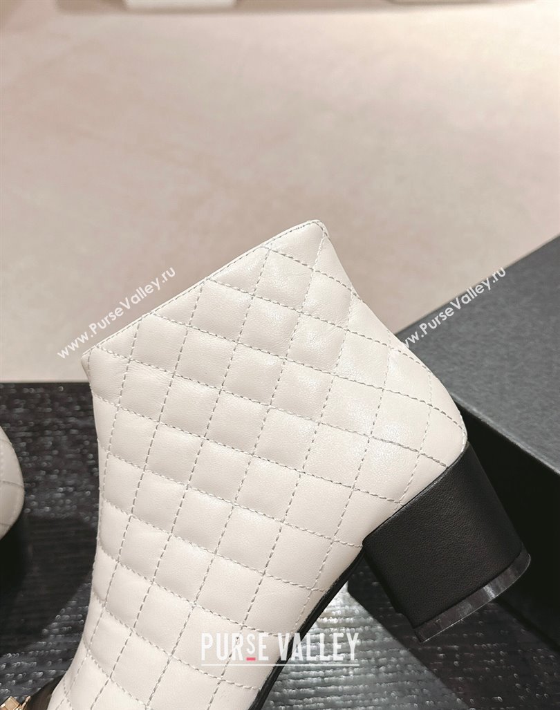 Chanel Quilted Calfskin Ankle Boots with Foldover CC White 2024 CH101605 (MD-241016025)