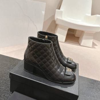 Chanel Quilted Calfskin Ankle Boots with Foldover CC Black 2024 CH101605 (MD-241016028)