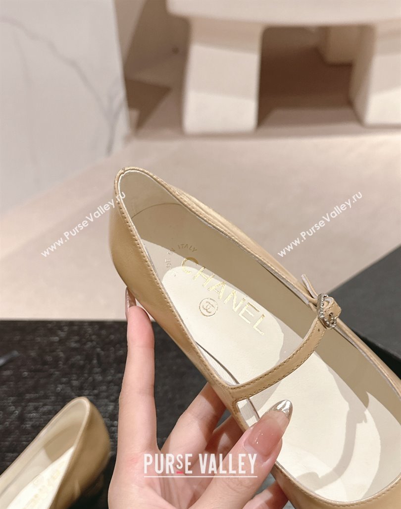 Chanel Shiny Calfskin Patent Mary Janes Pumps 3.5cm G45952 Beige 2024 (MD-241017006)