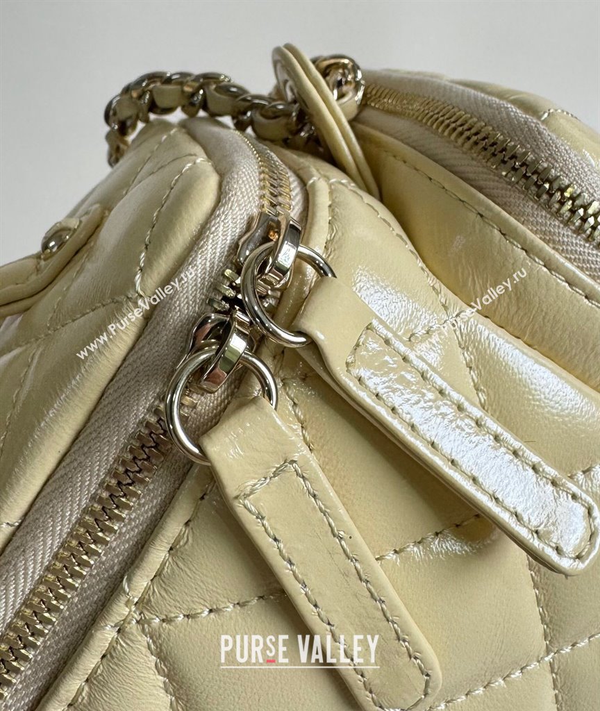 Chanel Shiny Crumpled Lambskin Vanity Case Bag with Pockets AS5222 Light Yellow 2024 TOP (YD-241106008)