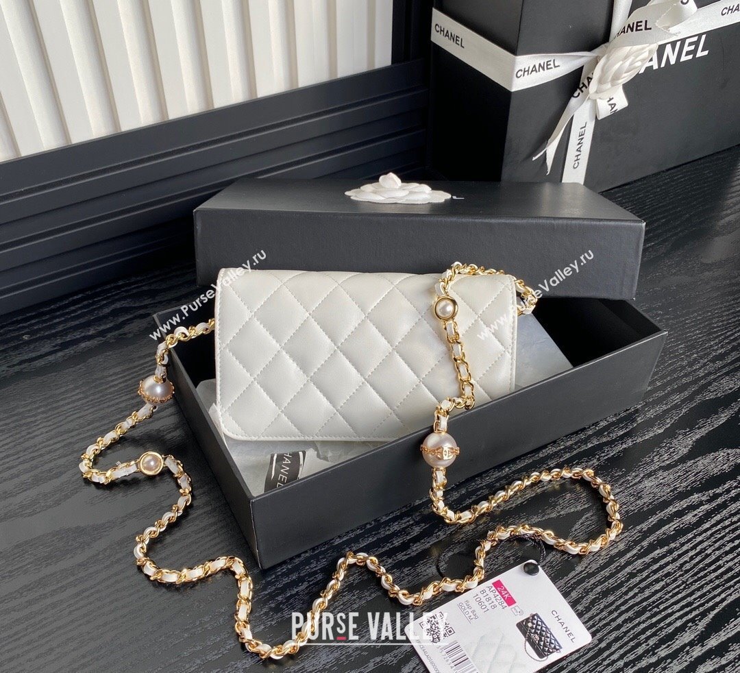 Chanel Shiny Lambskin Flap Phone Holder with Chain and Pearls AP4284 White 2024 (yezi-241106104)