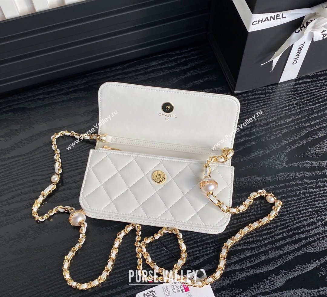 Chanel Shiny Lambskin Flap Phone Holder with Chain and Pearls AP4284 White 2024 (yezi-241106104)