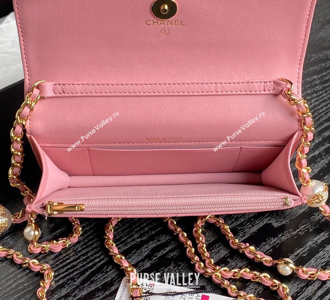 Chanel Shiny Lambskin Flap Phone Holder with Chain and Pearls AP4284 Pink 2024 (yezi-241106105)