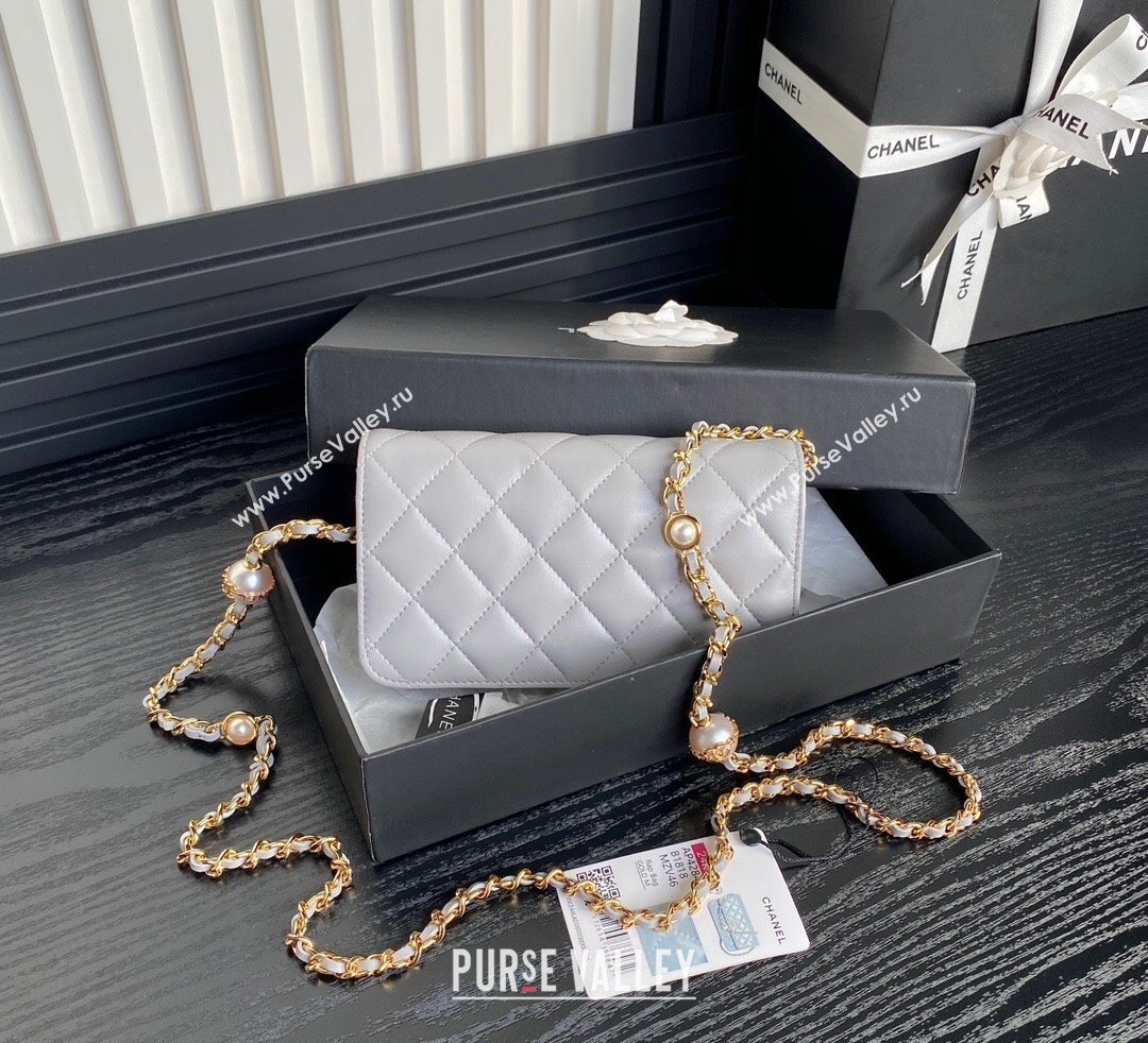 Chanel Shiny Lambskin Flap Phone Holder with Chain and Pearls AP4284 Grey 2024 (yezi-241106107)