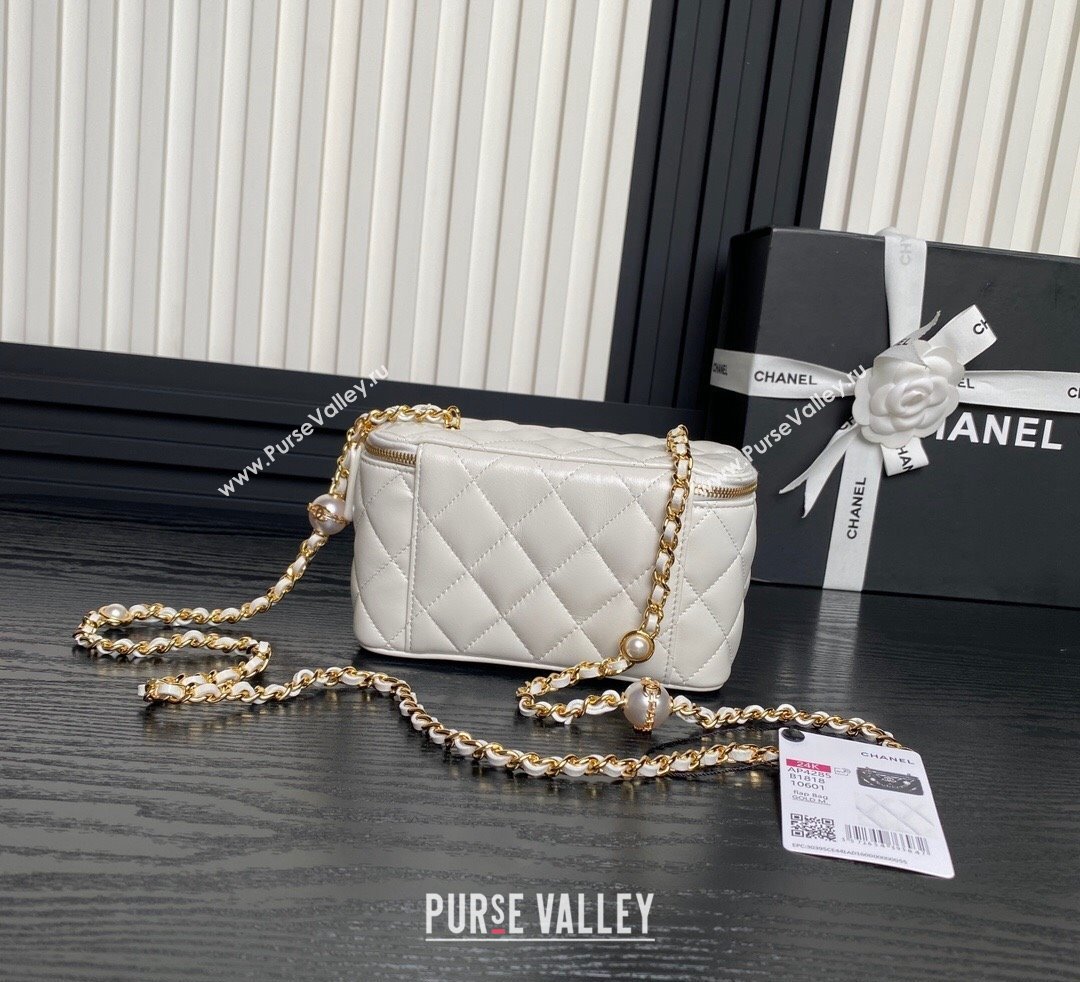 Chanel Lambskin Clutch with Chain and Pearls AP4285 White 2024 (yezi-241106121)