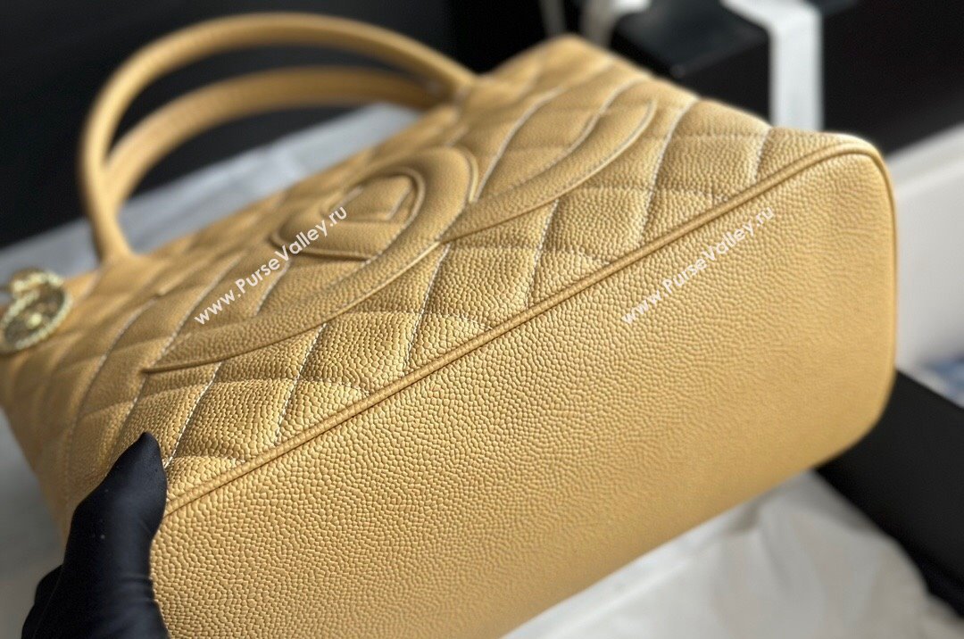 Chanel Grained Calfskin Vintage Top Handle bag Yellow 2024 AS1804 (ssz-241107054)