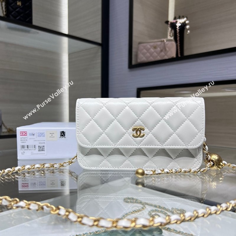 Chanel Lambskin Phone Holder with Chain and Gold-Tone Ball AP3071 White 2024 (yezi-241107072)