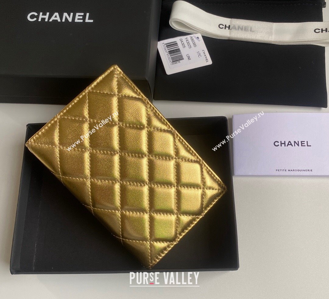 Chanel Metallic Calfskin Passport Cover Gold 2024 A80385 (yezi-241107087)