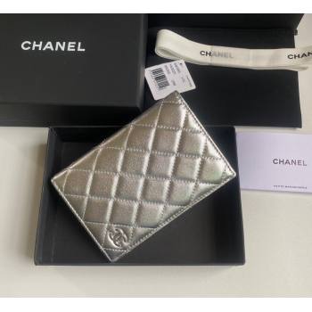 Chanel Metallic Calfskin Passport Cover Silver 2024 A80385 (yezi-241107088)