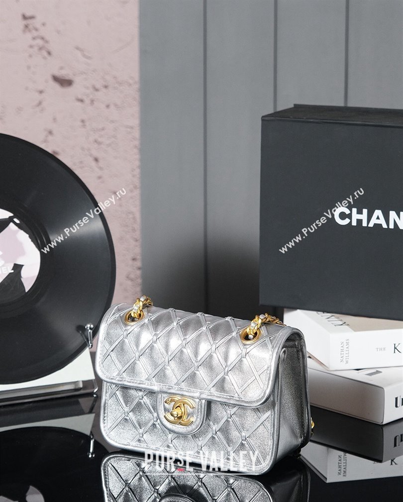 Chanel Woven Quilted Calfskin Mini Flap Bag Silver 2024 (yezi-241107110)