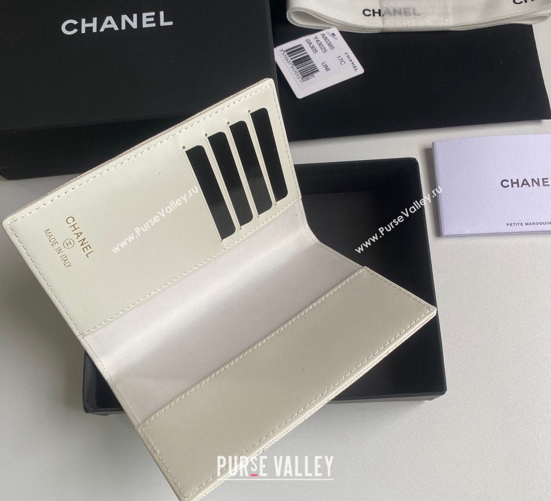 Chanel Grained Calfskin Passport Cover White 2024 A80385 (yezi-241107092)