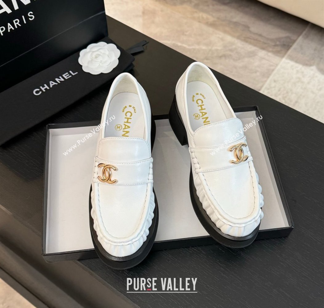 Chanel Calfskin Loafers 5.5cm with Metal CC White 2024 CH112002 (MD-2411120006)