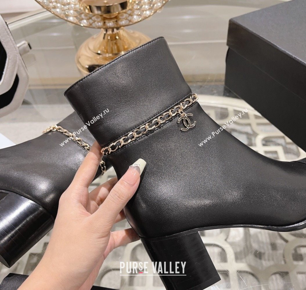 Chanel Calfskin Leather Heel Ankle Boots with Chain Black 2024 CH112007 (MD-241120053)