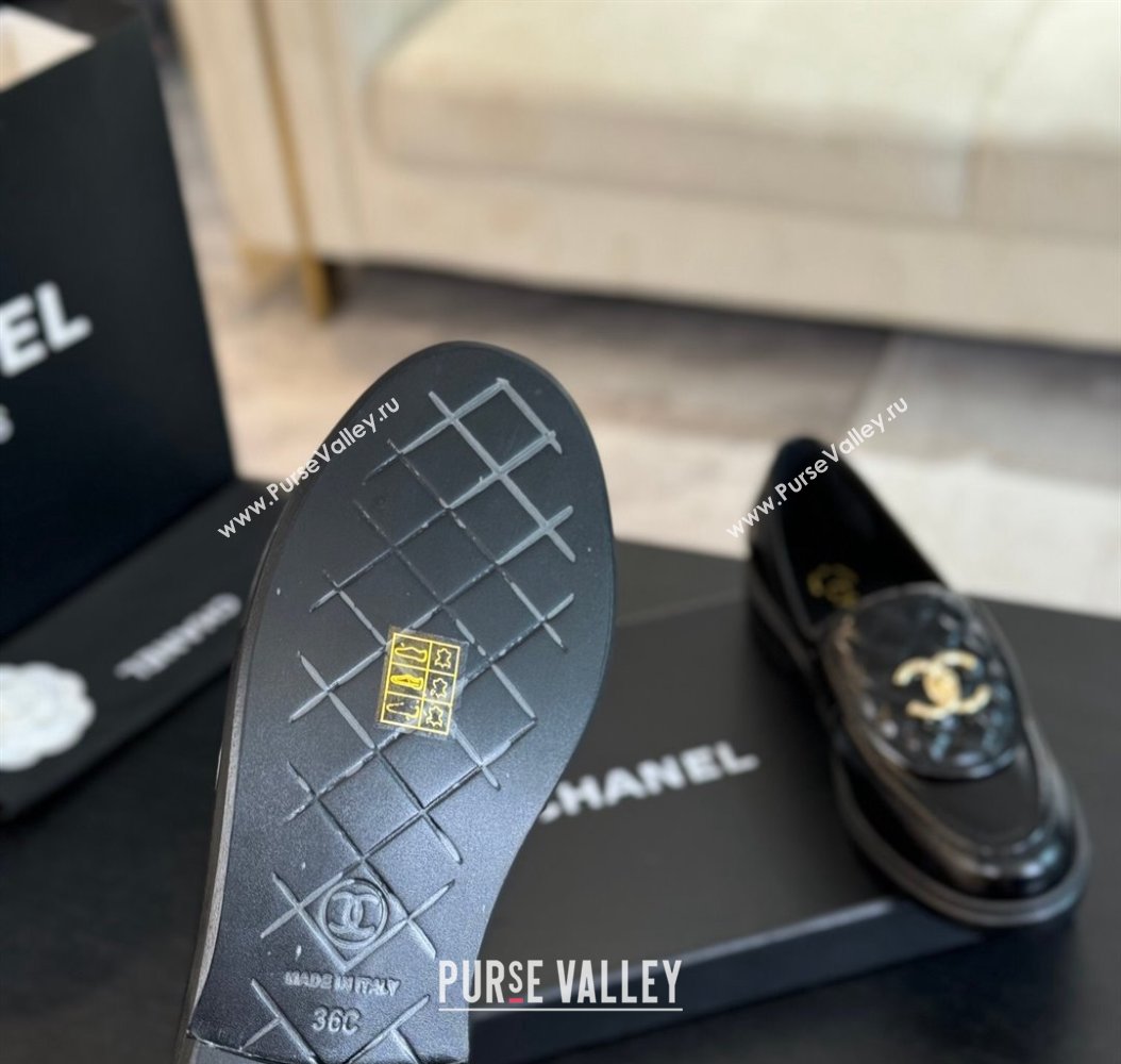 Chanel Calfskin Flat Loafers with Quilted CC Foldover G45474 Black 2024 (MD-241120073)