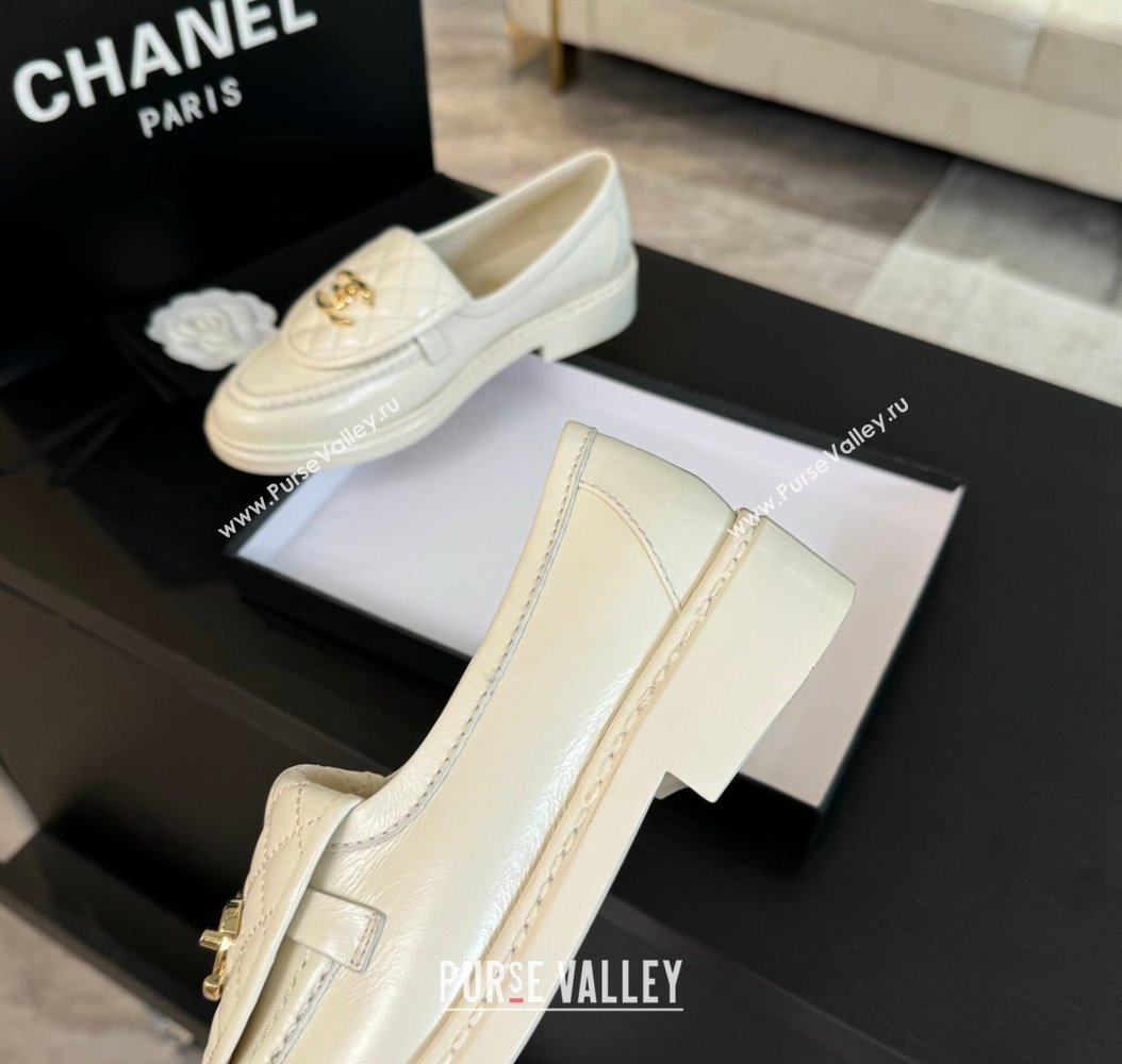 Chanel Calfskin Flat Loafers with Quilted CC Foldover G45474 White 2024 (MD-241120074)