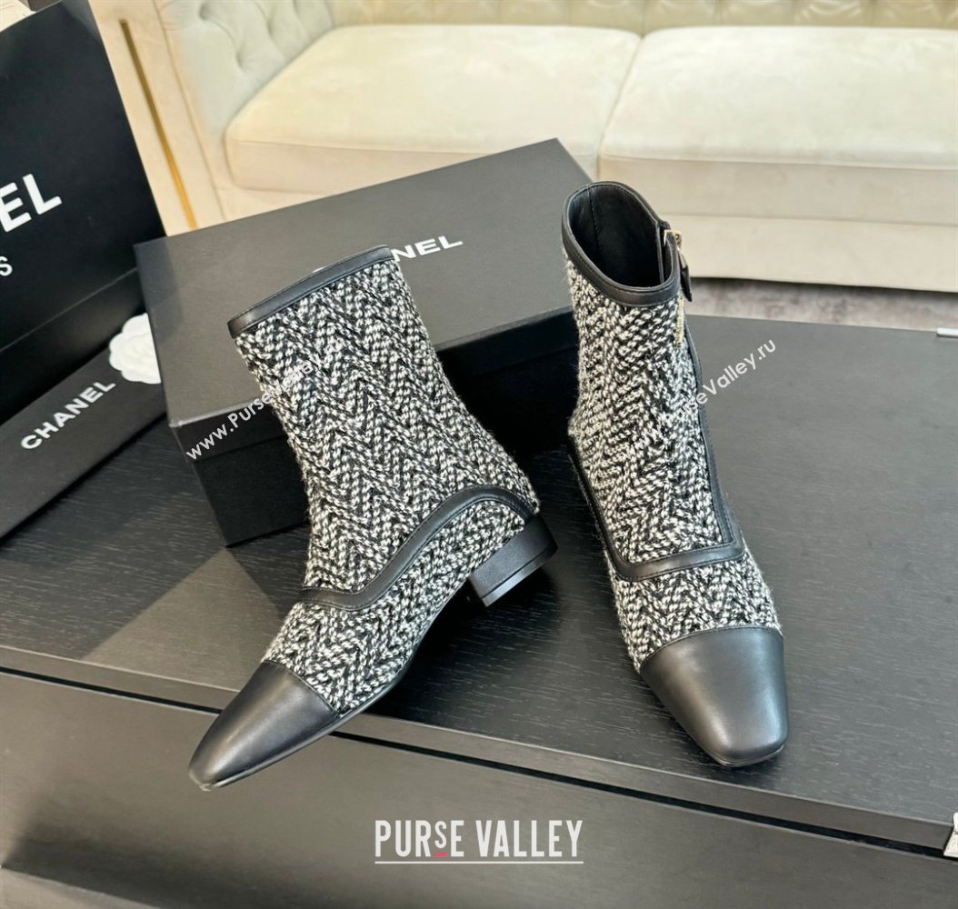 Chanel Tweed Patchwork Ankle Boots Black/White 2024 CH112008 (MD-241120100)