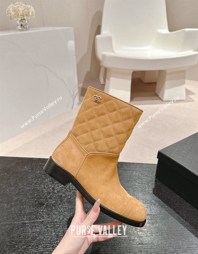 Chanel Suede Quilted Flat Ankle Boots Brown Yellow 2024 CH112012 (KL-241120146)