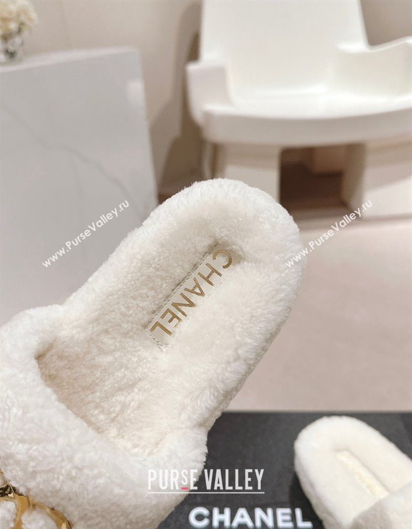 Chanel Shearling Wool Platform Slides Sandal with Gold-Tone CC White 2024 CH112101 (KL-241121001)