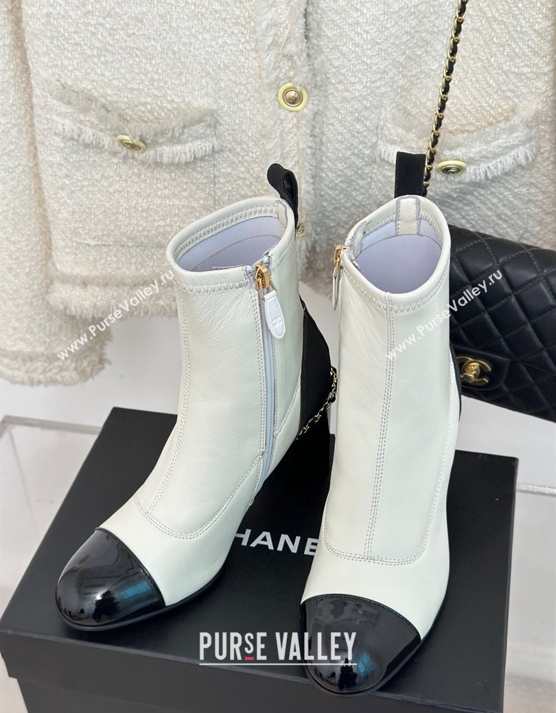 Chanel Calfskin Ankle Boots 8.5cm with Chain White 2024 CH112107 (KL-241121043)