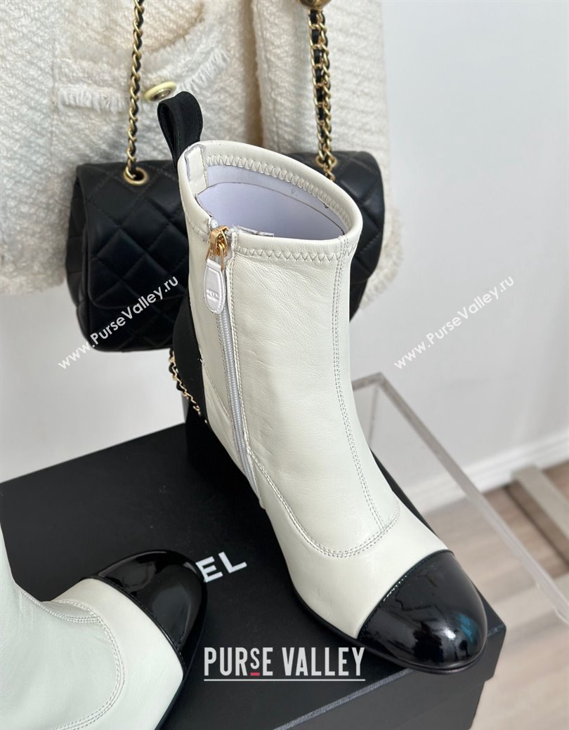 Chanel Calfskin Ankle Boots 8.5cm with Chain White 2024 CH112107 (KL-241121043)