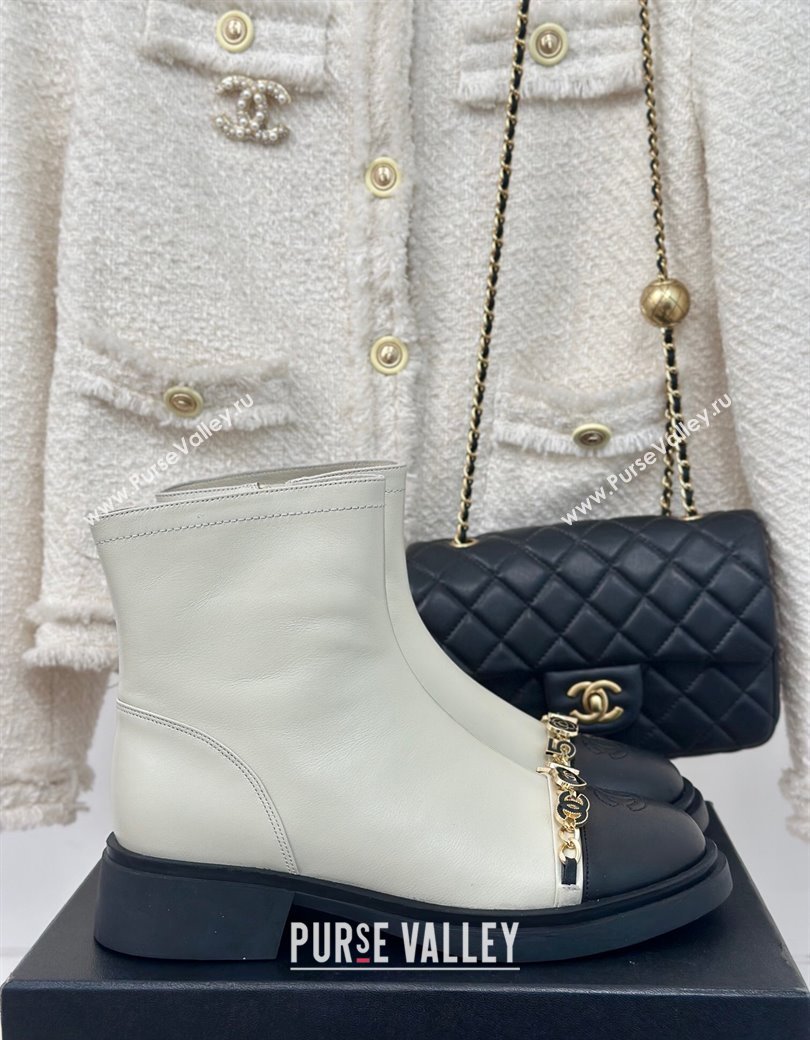 Chanel Lambskin Ankle Boots 4cm with Charm Strap White 2024 CH112109 (KL-241121053)