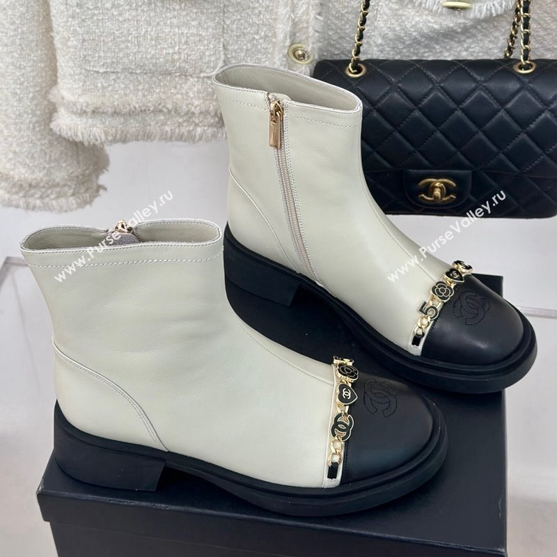 Chanel Lambskin Ankle Boots 4cm with Charm Strap White 2024 CH112109 (KL-241121053)