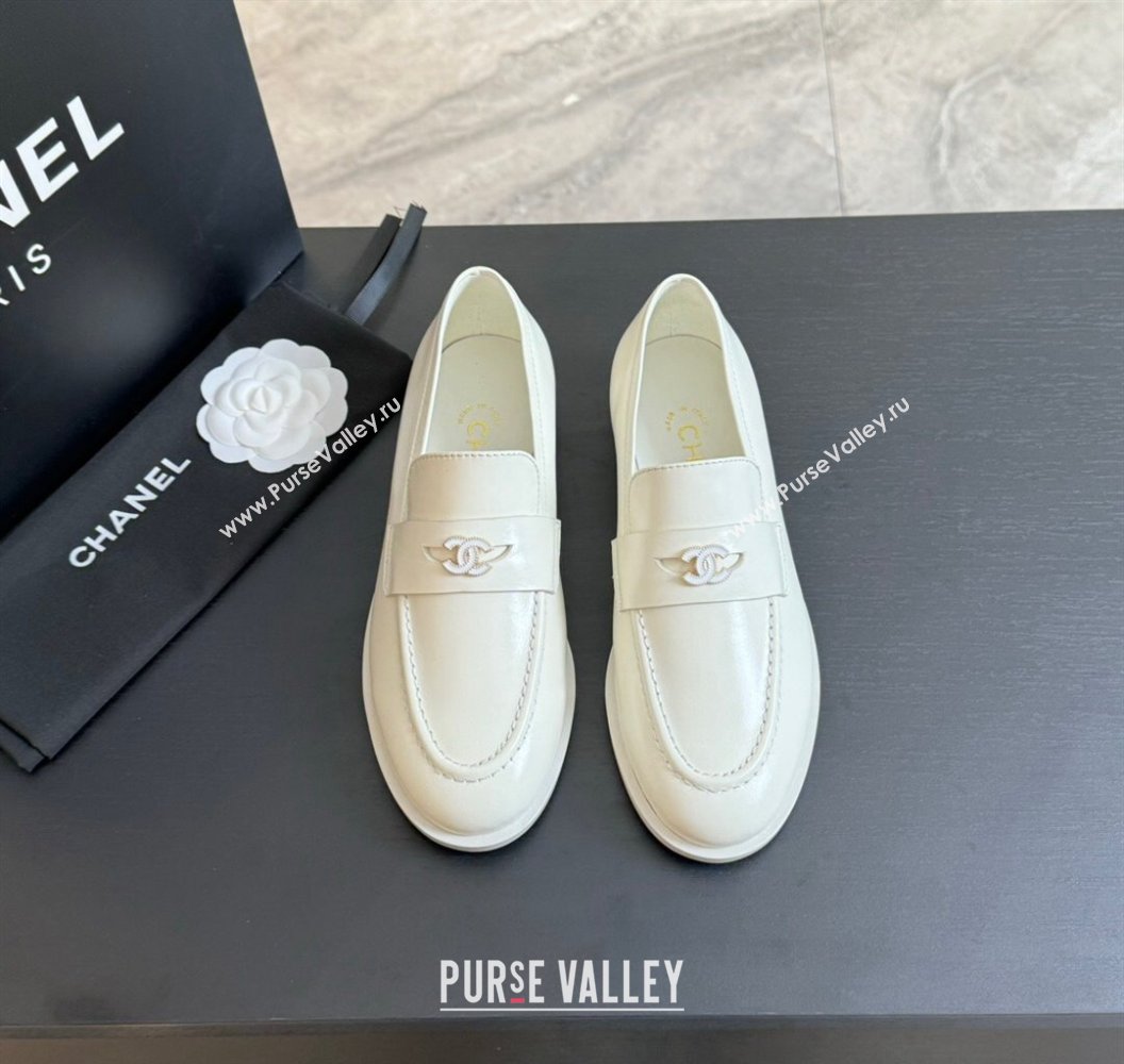 Chanel Shiny Calfskin Loafers Flat White 2024 CH112006 (SS-2411120028)