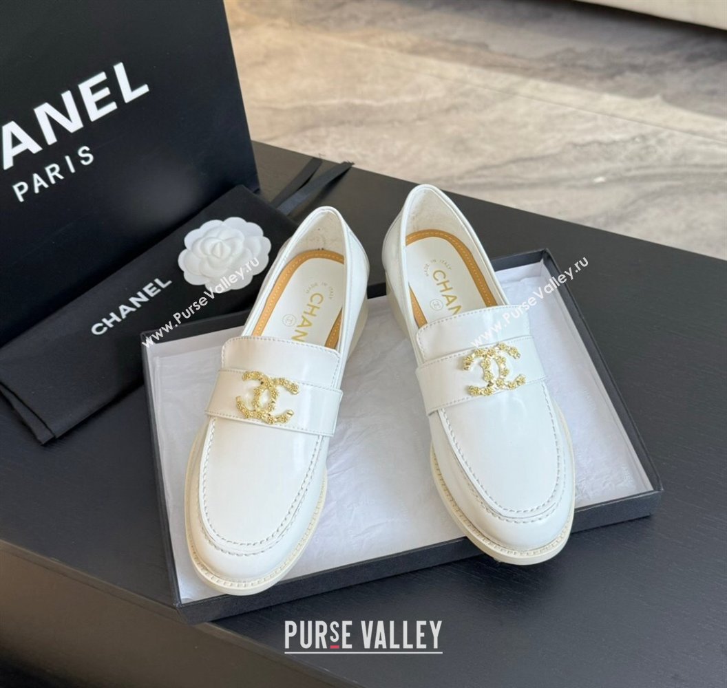 Chanel Shiny Calfskin Loafers with Camellia CC G45663 White 2024 (SS-2411120031)