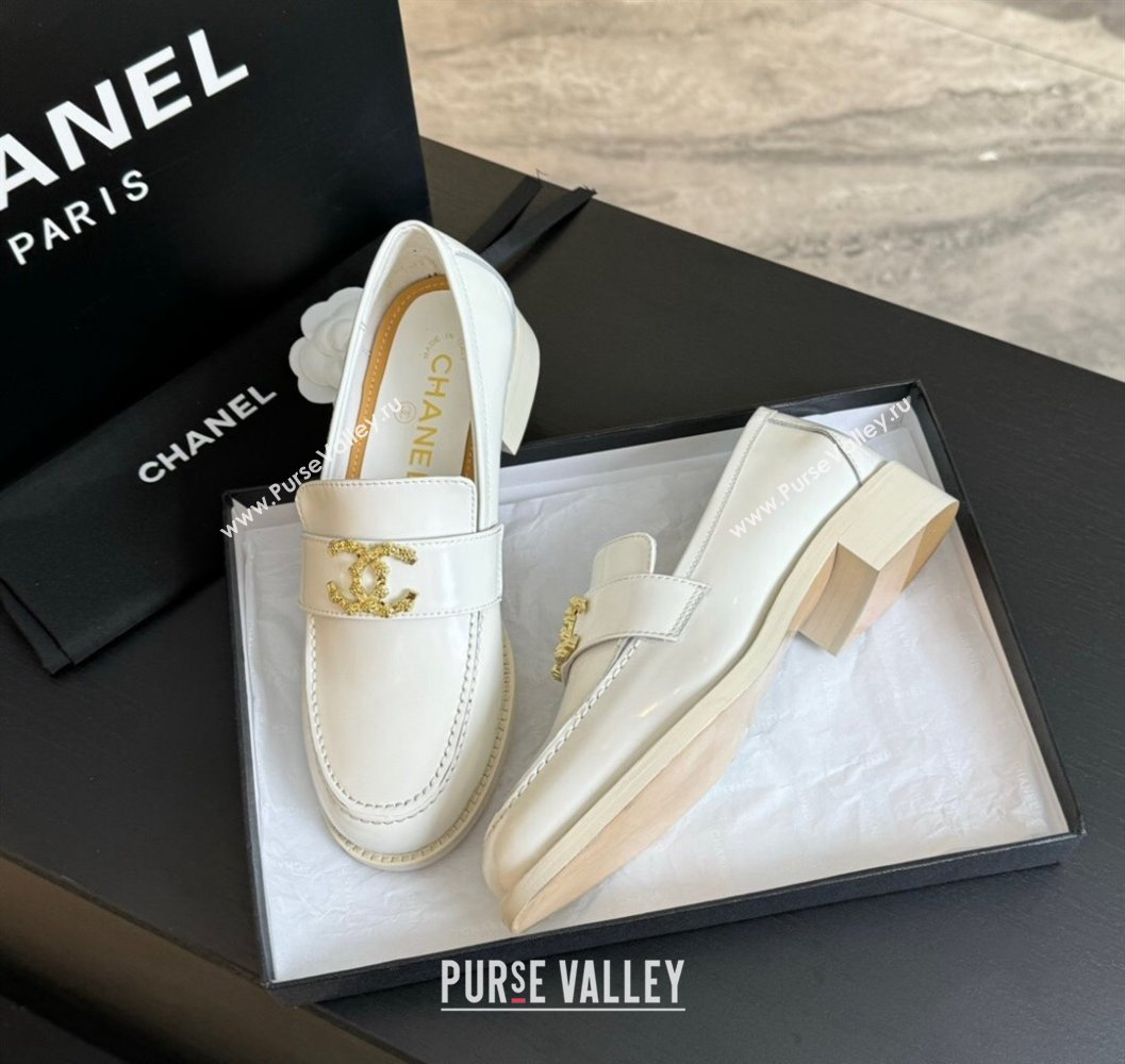 Chanel Shiny Calfskin Loafers with Camellia CC G45663 White 2024 (SS-2411120031)