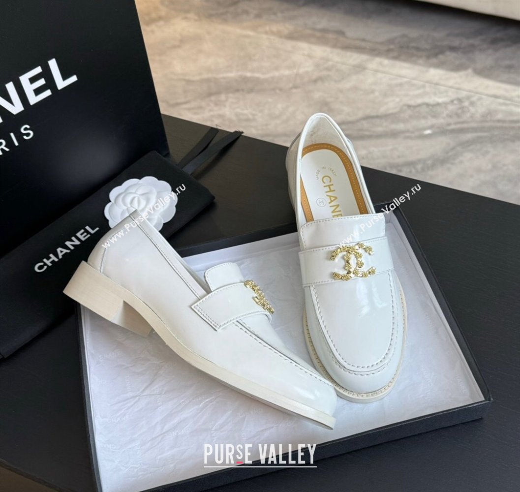 Chanel Shiny Calfskin Loafers with Camellia CC G45663 White 2024 (SS-2411120031)