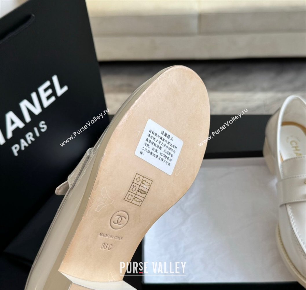 Chanel Shiny Calfskin Loafers with Camellia CC G45663 White 2024 (SS-2411120031)