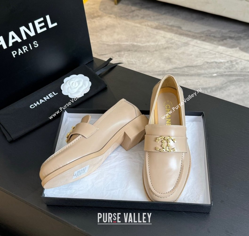 Chanel Shiny Calfskin Loafers with Camellia CC G45663 Light Beige 2024 (SS-2411120033)