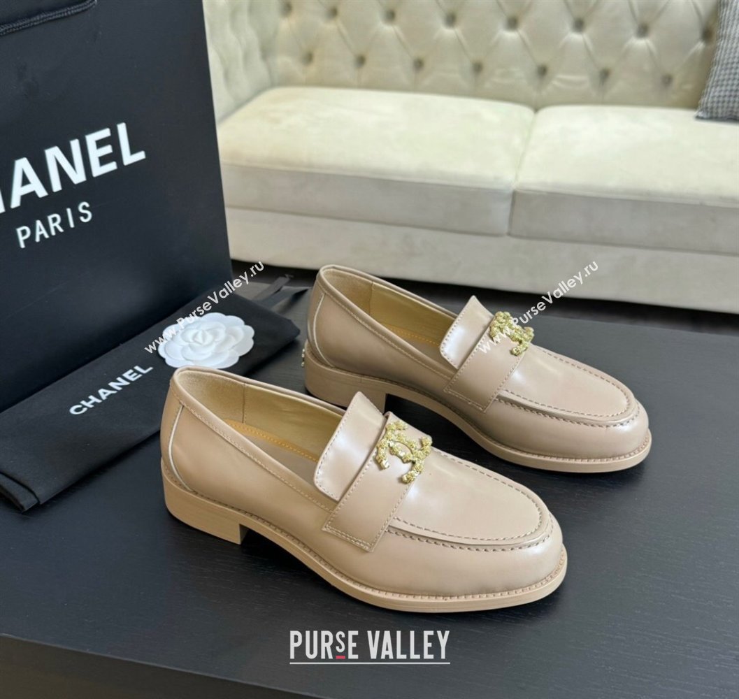 Chanel Shiny Calfskin Loafers with Camellia CC G45663 Light Beige 2024 (SS-2411120033)