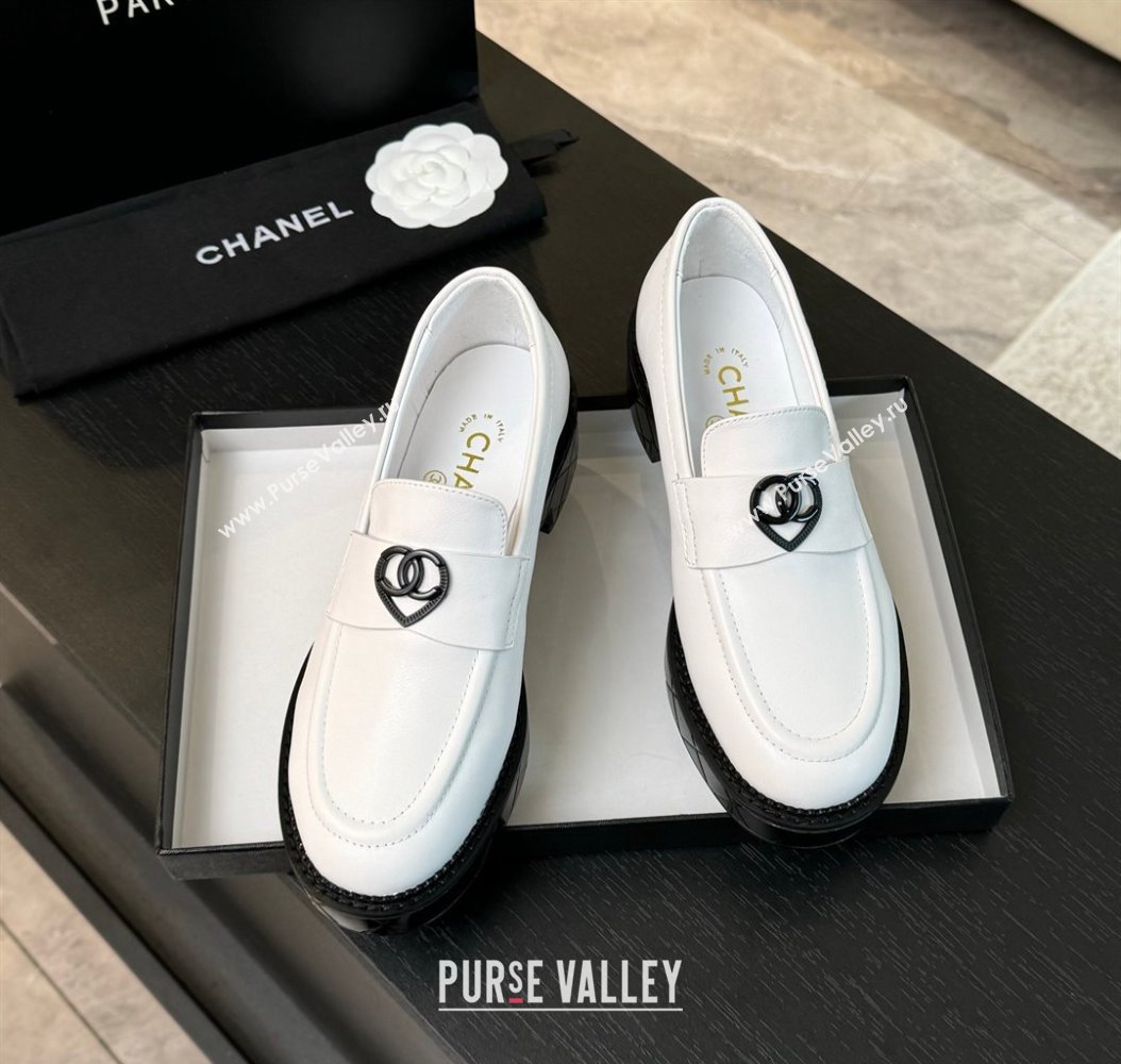 Chanel Calfskin Leather Loafers with Black Heart White 2024 CH112004 (SS-2411120016)