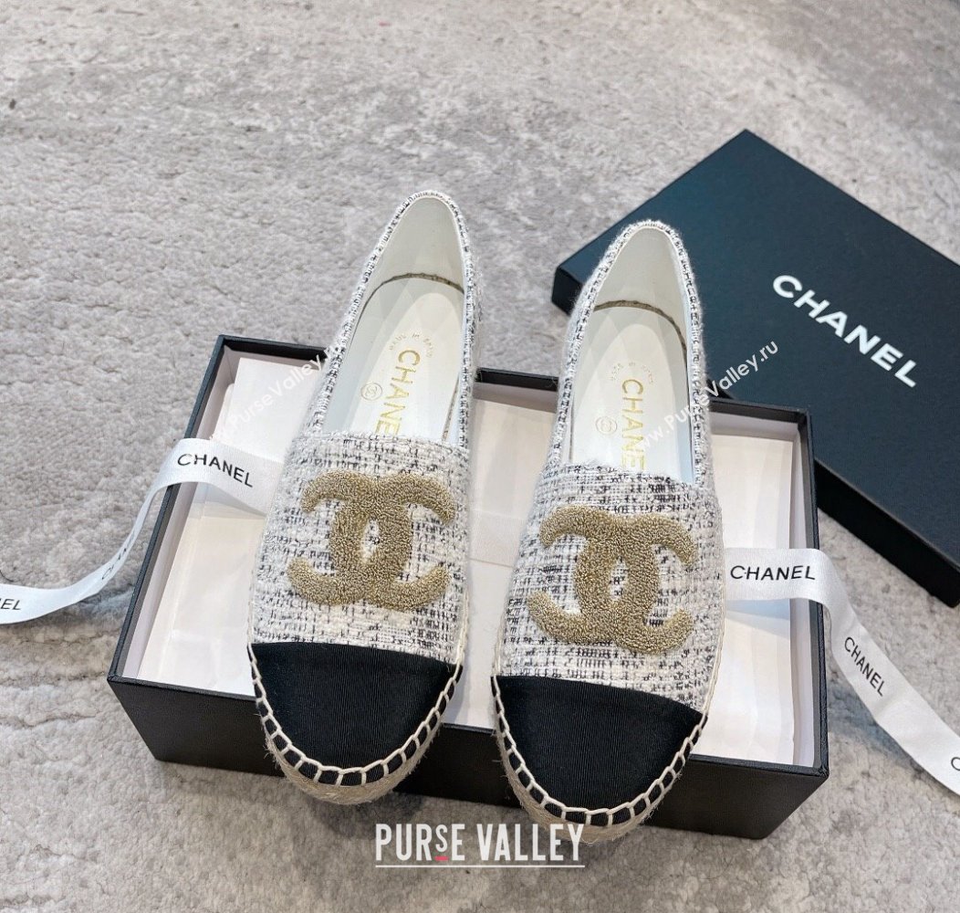 Chanel Tweed Espadrilles Flat with Gold-Tone CC White 2024 CH112118 (KL-241121107)