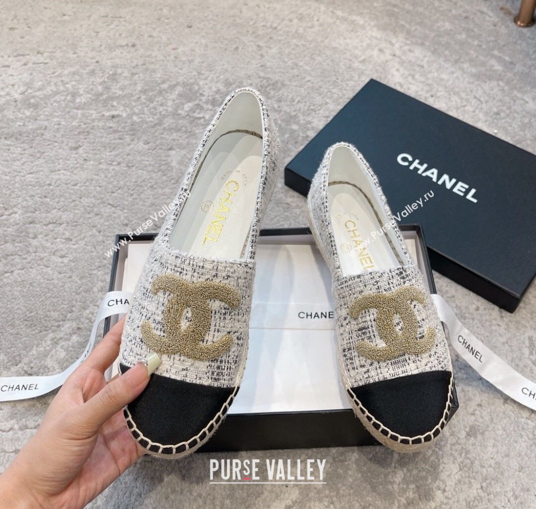 Chanel Tweed Espadrilles Flat with Gold-Tone CC White 2024 CH112118 (KL-241121107)