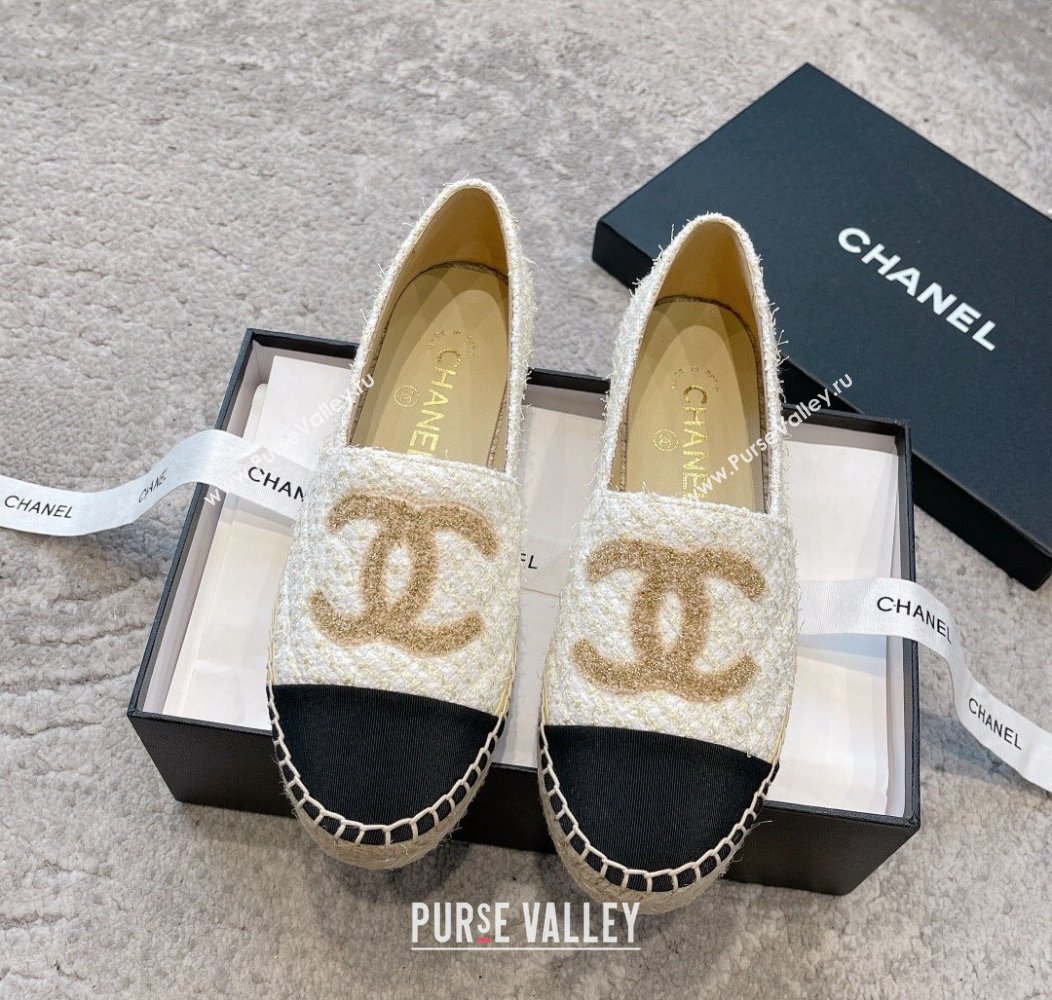 Chanel Tweed Espadrilles Flat with Gold-Tone CC Beige 2024 CH112118 (KL-241121108)