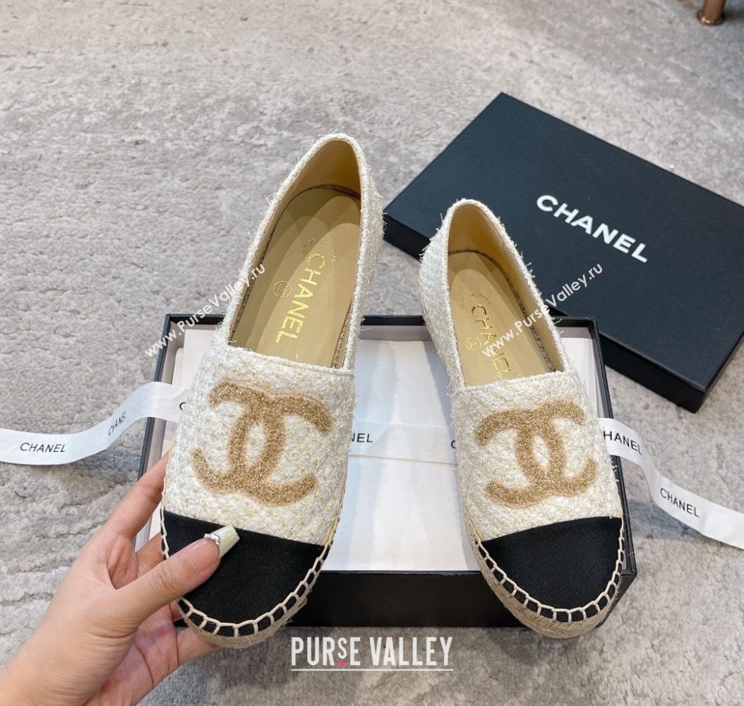 Chanel Tweed Espadrilles Flat with Gold-Tone CC Beige 2024 CH112118 (KL-241121108)