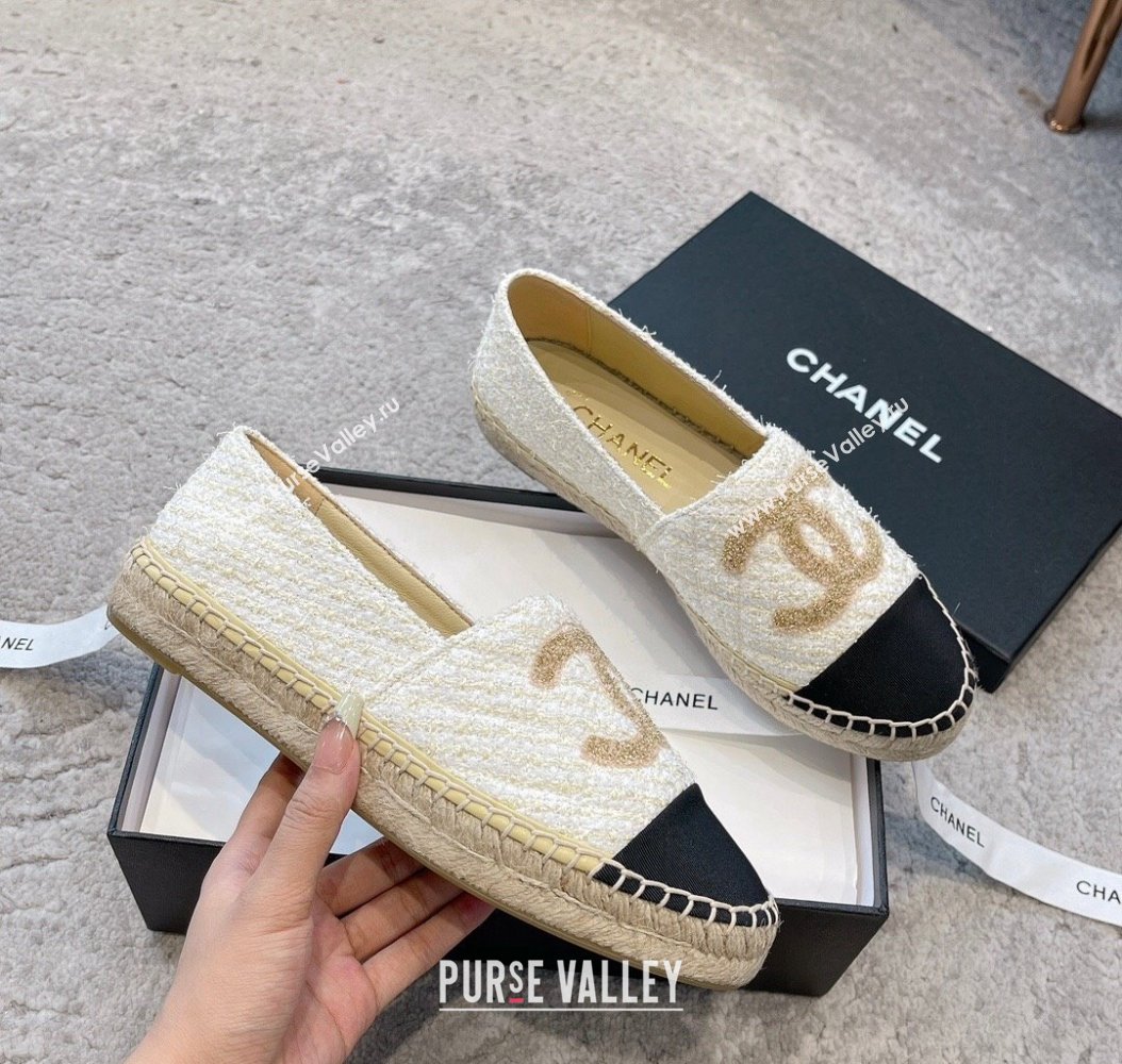 Chanel Tweed Espadrilles Flat with Gold-Tone CC Beige 2024 CH112118 (KL-241121108)