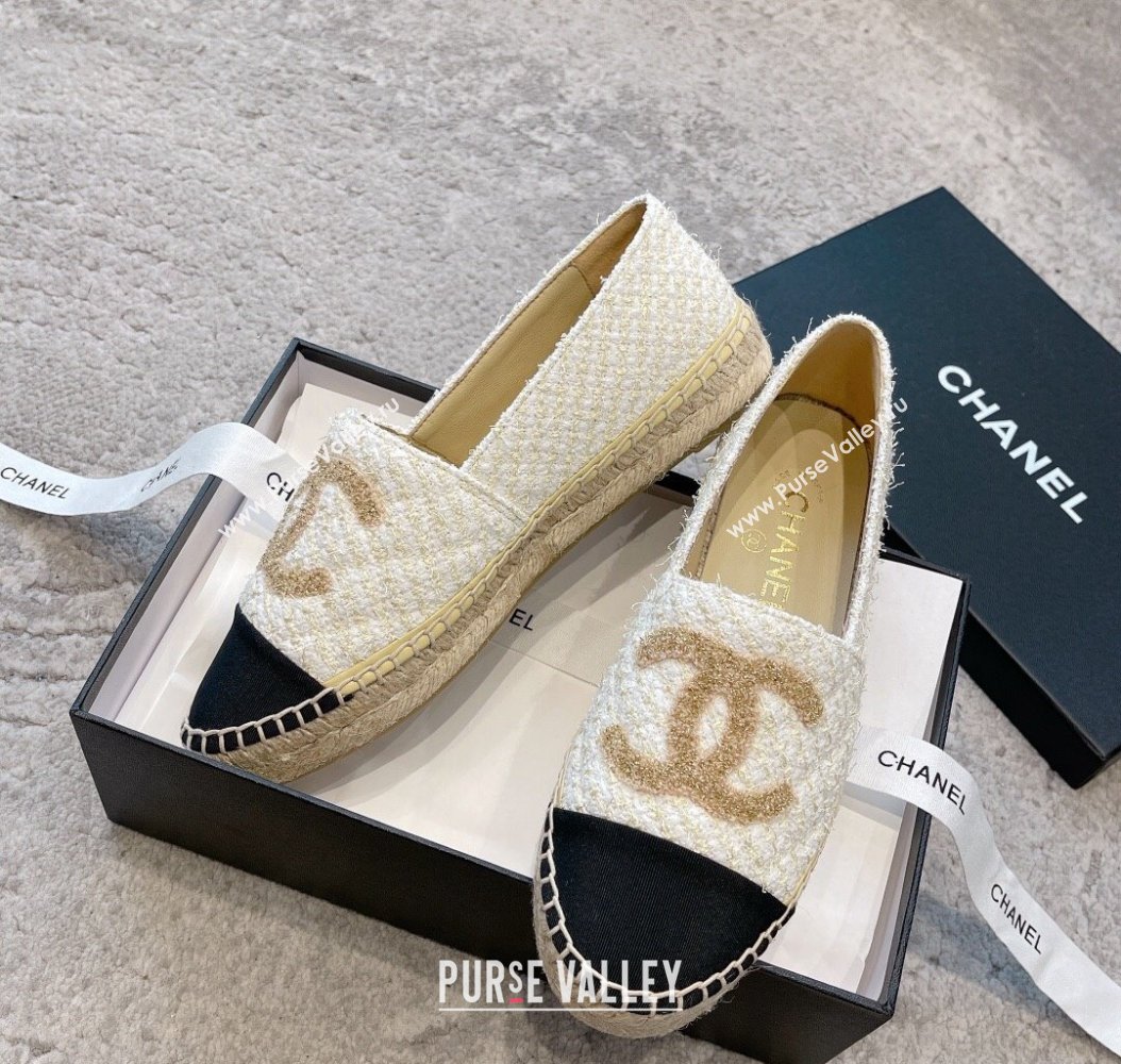 Chanel Tweed Espadrilles Flat with Gold-Tone CC Beige 2024 CH112118 (KL-241121108)